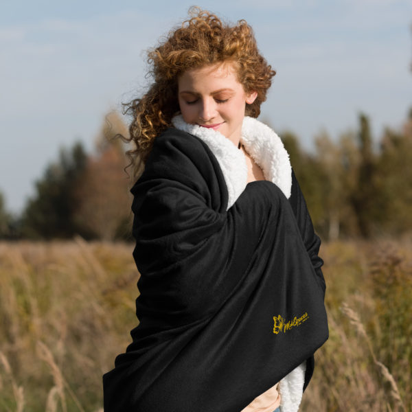 Melo Premium Sherpa Blanket - Image 4